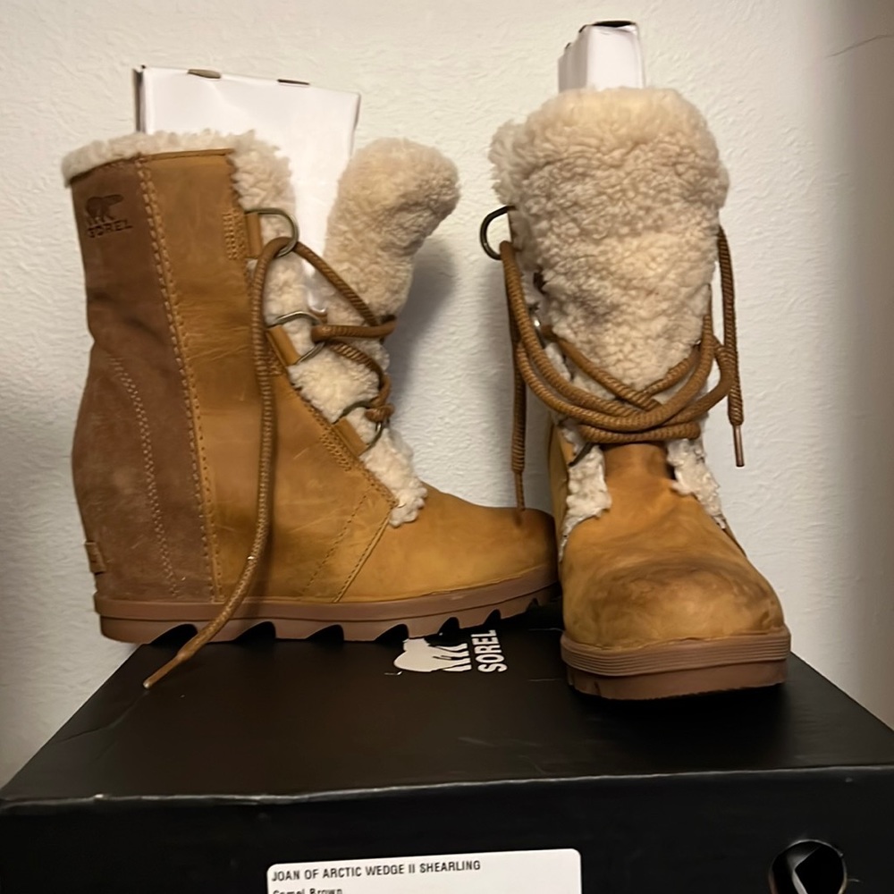 Worn once!!!! Joan of arctic wedge shearling 2 size 8.5